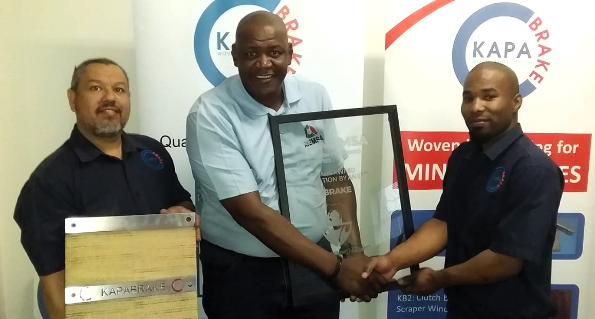 MEMSA CEO handing over award to Kapabrake team